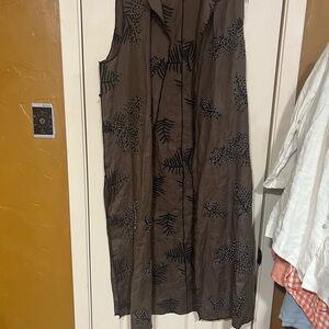 Zara 100% hemp Brown Sleeveless Duster with Black Leaf Pattern